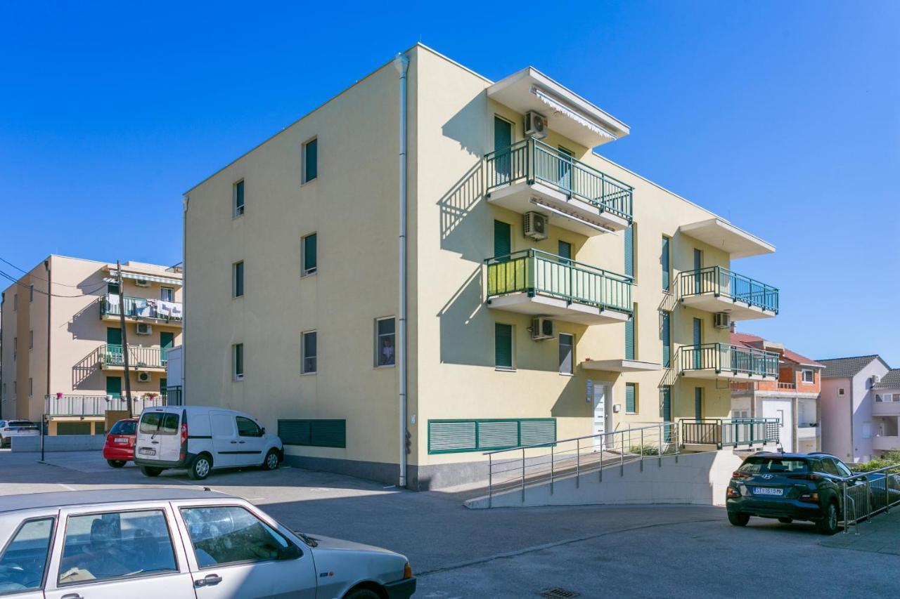 Apartments With A Parking Space Kastel Gomilica, Kastela - 21630 Exterior foto